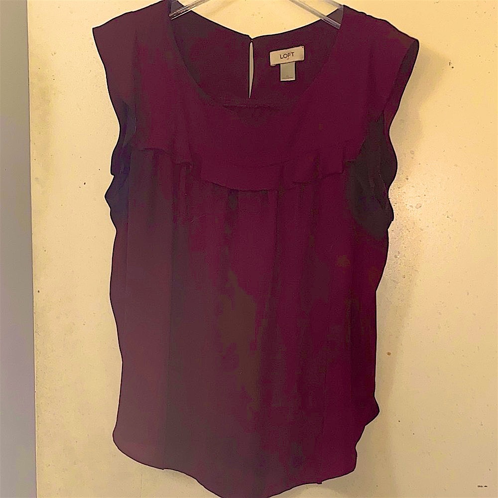 ❤️ 4 for 20.00 LOFT Women's Deep Burgundy Ruffle Blouse